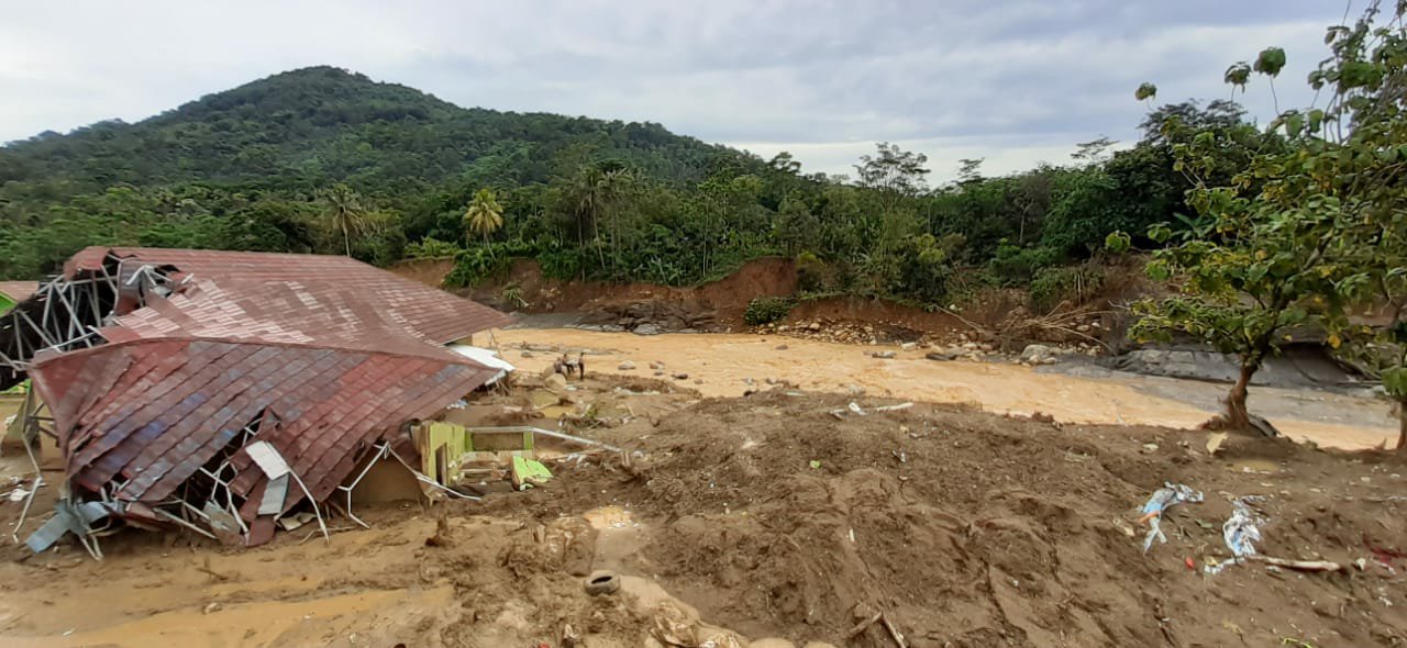 Lokasi Bencana Bukan Tempat Buang Pakaian Bekas